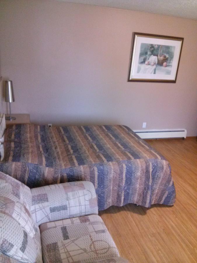 Moosomin Motel Εξωτερικό φωτογραφία