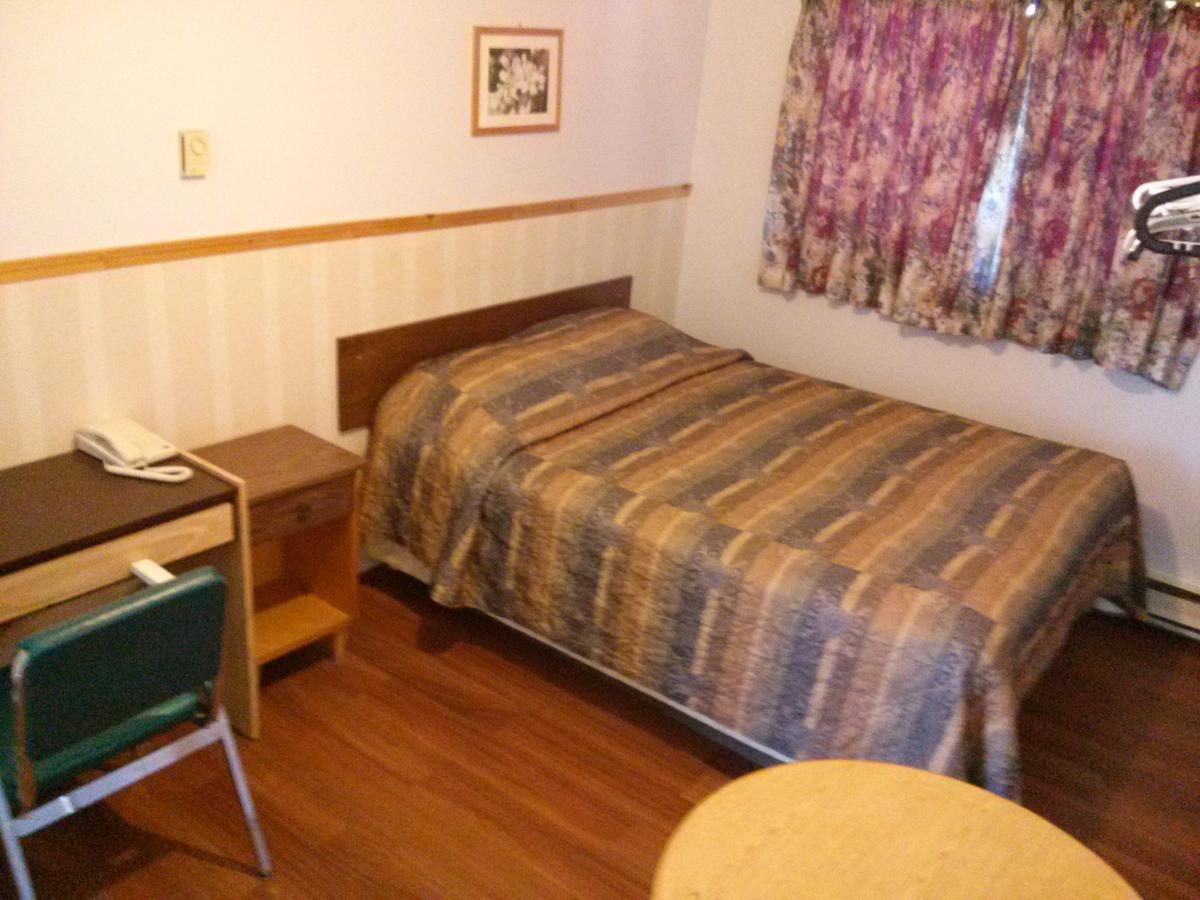 Moosomin Motel Εξωτερικό φωτογραφία